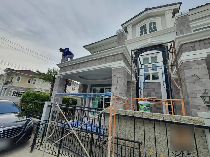 งานปรับปรุงหน้าบ้านและทาสีภายนอก